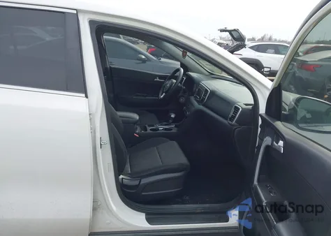 2019 Kia Sportage Lx z USA, uszkodzony, nr VIN KNDPM3AC6K7555400